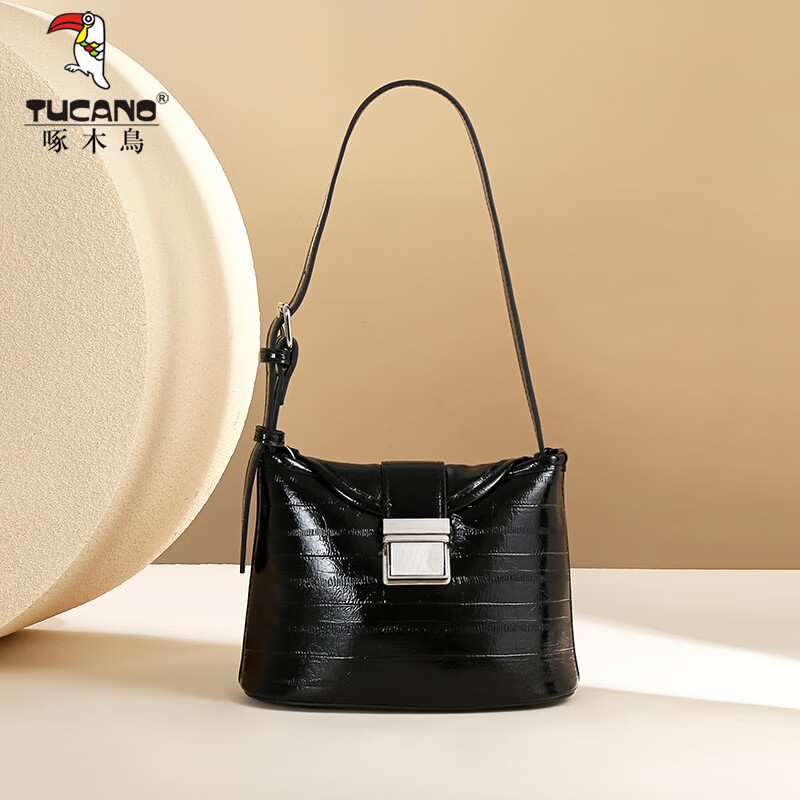 啄木鸟 百搭鳄鱼纹水桶包 87元（需用券）