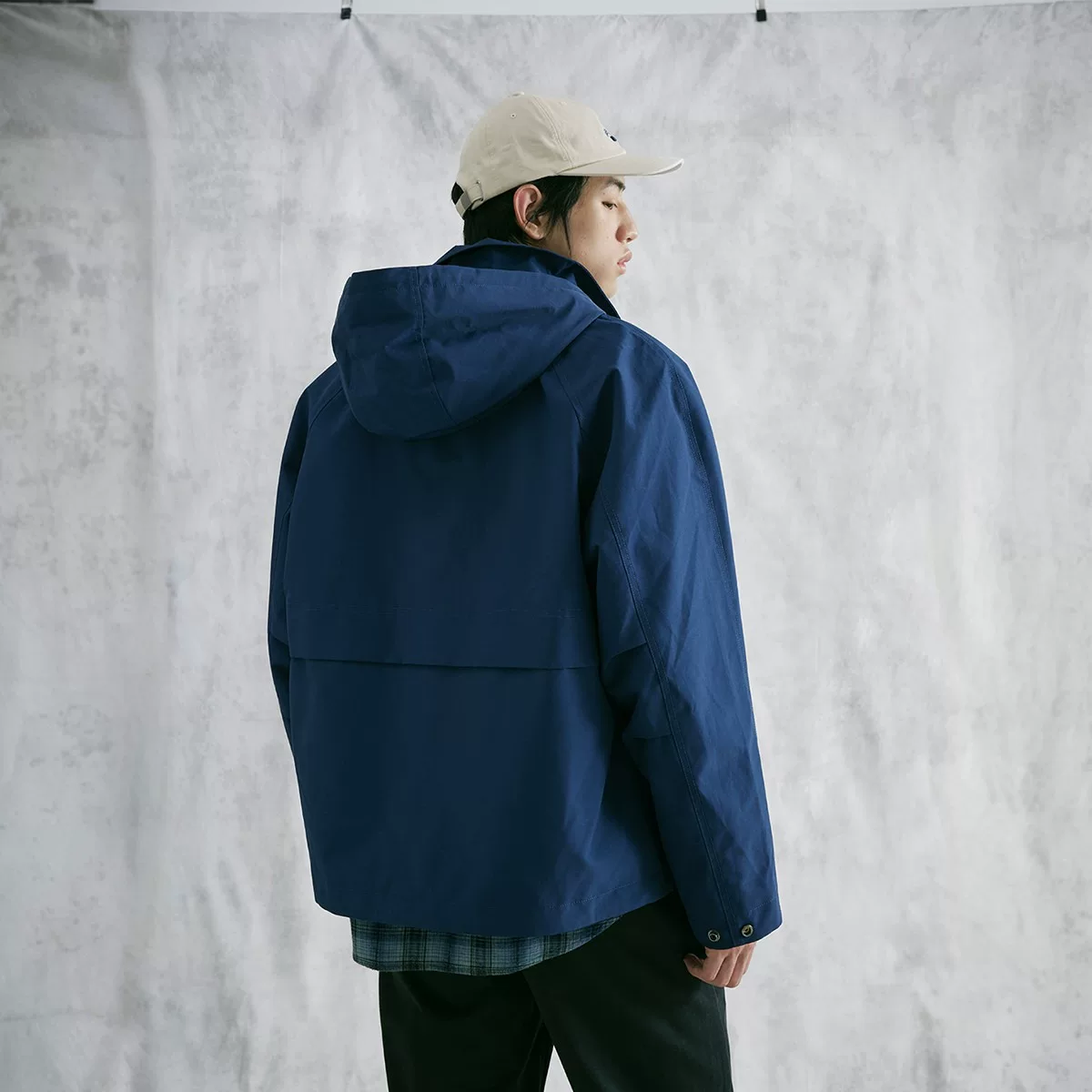 Levi's 男士工装连帽风衣夹克 330.17元 - 86线报