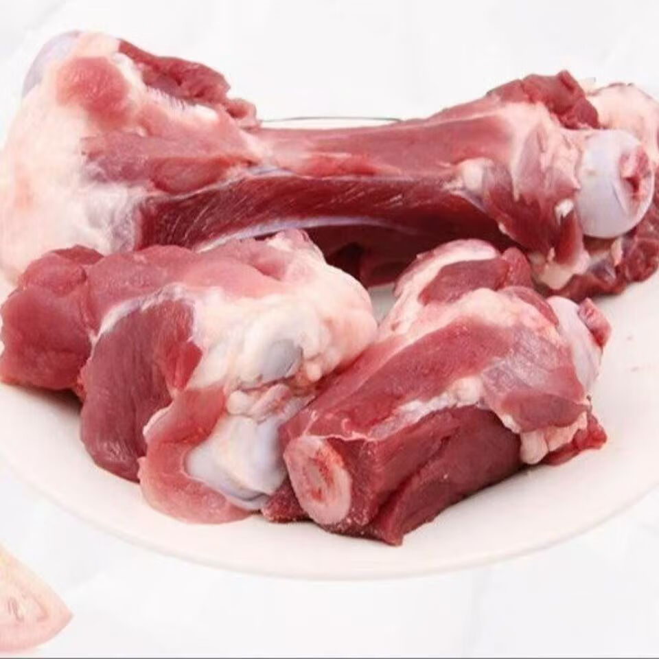 新鲜猪筒骨7斤（活动价） 75元