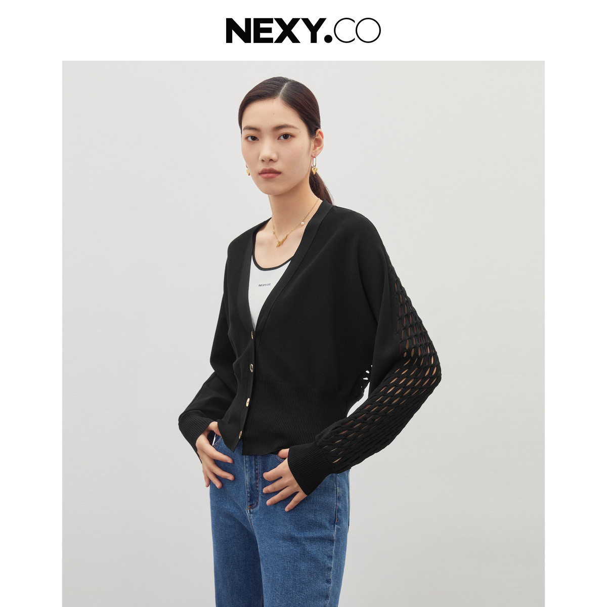奈蔻 NEXY.CO 春季时尚镂空V领针织开衫设计感薄外套女 336元