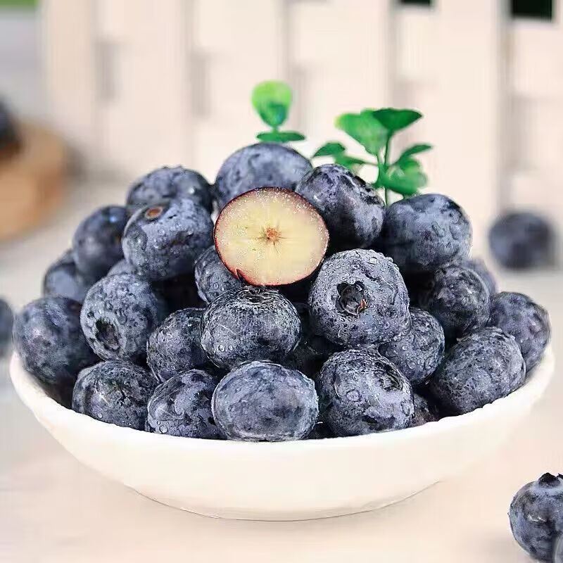 国产新鲜蓝莓 专享10盒 果径12-15mm 总净重2斤 38.8元（需领券）