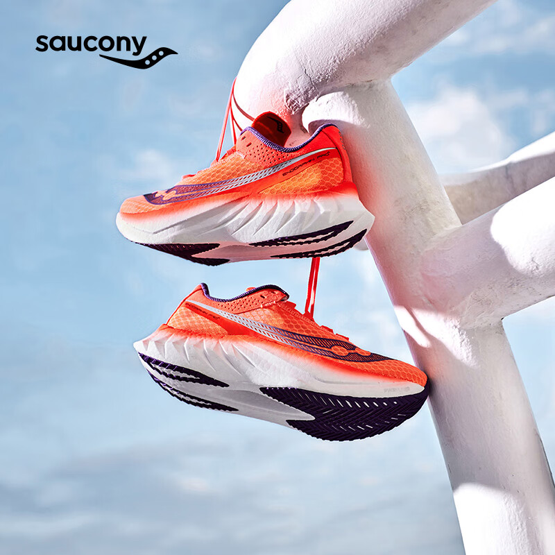 saucony 索康尼 啡鹏4夏季碳板竞速跑鞋女马拉松缓震跑步鞋运动鞋红紫38.5 1699元