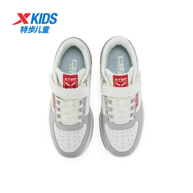 特步 儿童板鞋 男女童中大童 魔术贴轻便耐磨小白鞋 帆白/鸽子灰/状元红 33 