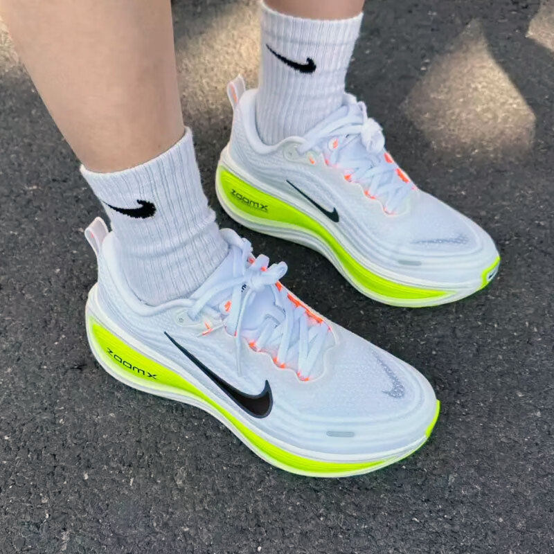 NIKE VOMERO PLUS 男款跑步鞋 HV8150-120 793元（需用券）