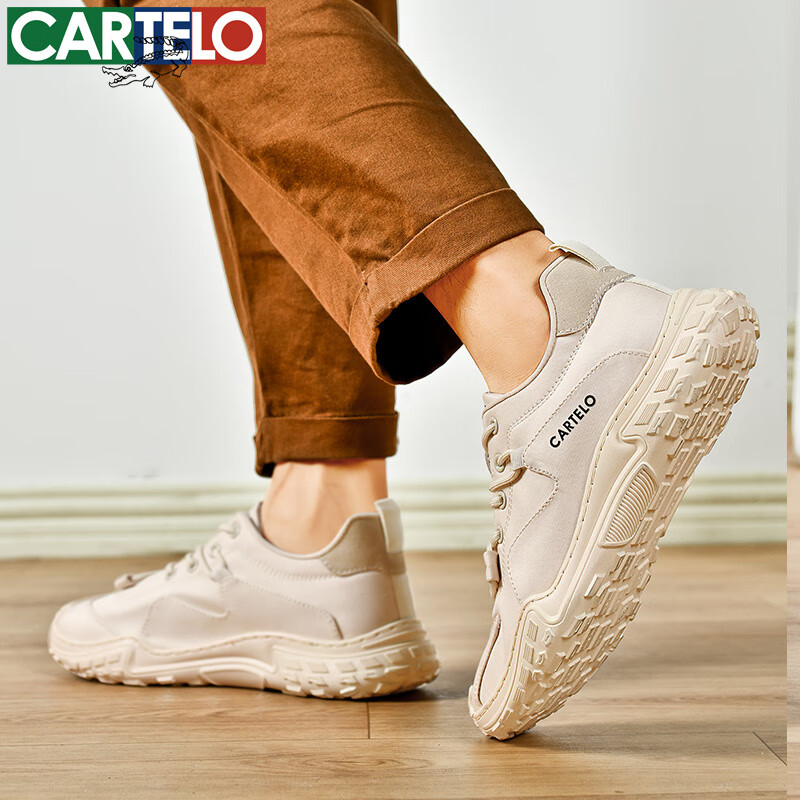 有券的上：卡帝乐鳄鱼 男士网面透气运动休闲鞋 米色[透气款] QH925 34元（需